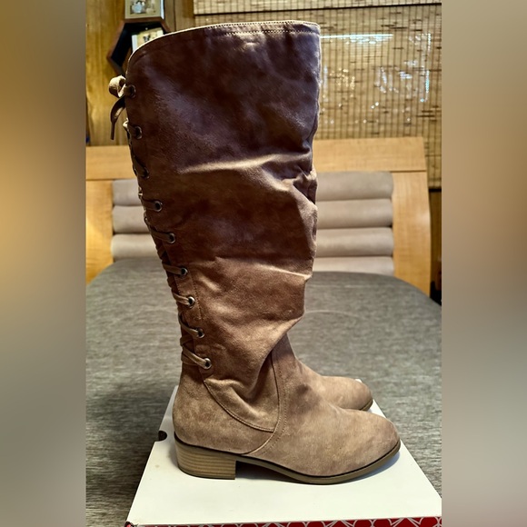 👢Rampage Boots 👢 - Picture 2 of 6